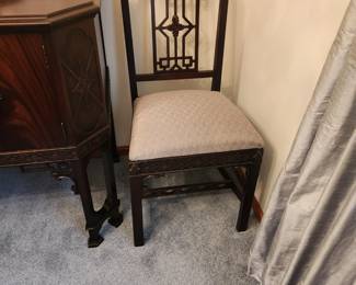 #28	Duncan Phyffe Double Pedestal Table w/6 Chairs  w/Brass Feet- 59x40x29 - Small Finishes Issues on Top	 $250.00 
