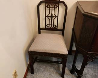 #28	Duncan Phyffe Double Pedestal Table w/6 Chairs  w/Brass Feet- 59x40x29 - Small Finishes Issues on Top	 $250.00 
