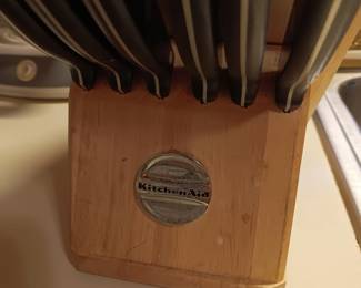 #145	Kitchenaid Full Set of 6 Steak Knives, 6 chef's knives, sharpener and Scissors	 $75.00 
