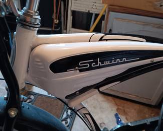 #125	Schwinn Deluxe 7 Phantom Cruiser Bicycle	 $650.00 

