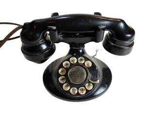1937 AC Gilbert Battery Operated Telephone Etc
1930s Kellogg 925 Masterphone BAX S Telephone
1920/30s Western Electric102 Telephone E1 B1
1950s Stromberg Carlson 215 Crab Claw Telephone
