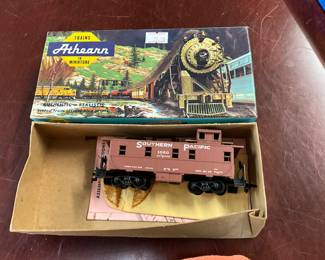 1060 Athearn Miniature Train Car - Southern Pacific