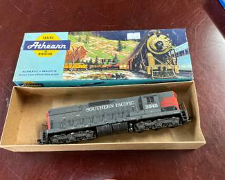 3945 Athearn Miniature Train Car- Southern Pacific