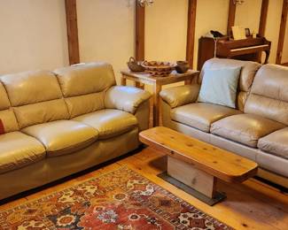 Two full sz leather sofas. Good condition 