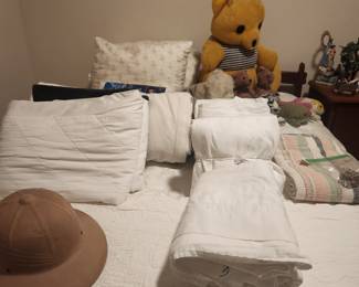 Linens, Vintage bear