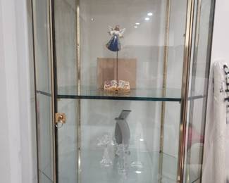 Jim Shore Angel, Retail display case with lock and key (2 available)
