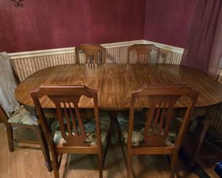 Dining Table with 1 leaf and 6 chairs