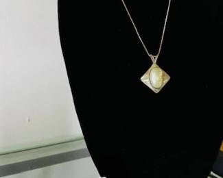 Robert Nilsson Mother of Pearl 