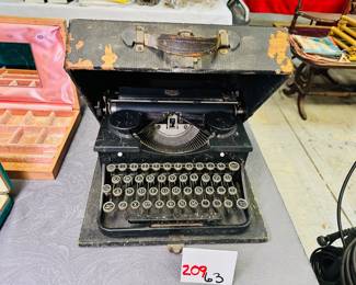 Antique Typewriter 