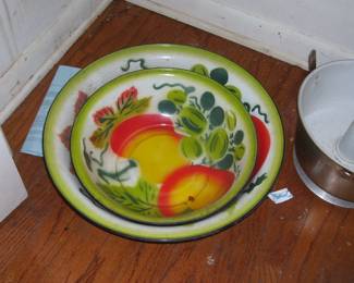 Vintage Enameled Kitchen Bowls