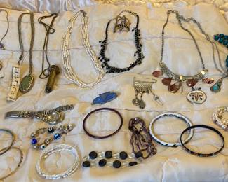 Fun collection of vintage and costume jewelry 