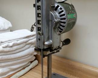 Wolf 'Pacer' straight knife fabric cutter