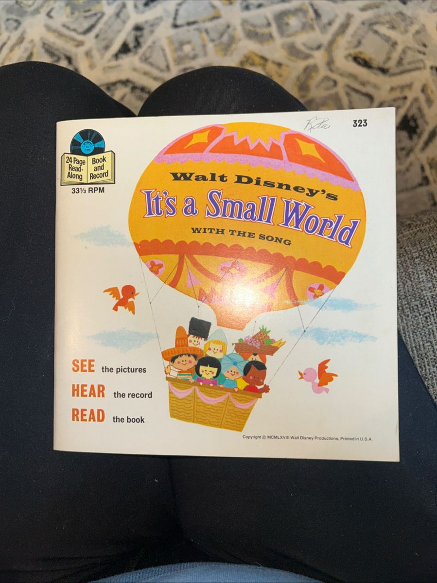 It’s a small world 1960s 45 and storybook