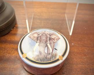 Vintage Lynn Chase porcelain trinket box