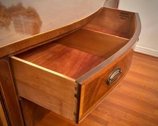 Henredon 18th Century Portfolio Hepplewhite-style mahogany serpentine sideboard with inlays - 72” x 24” x 37”