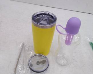 Set Of 2 Cups With Lids