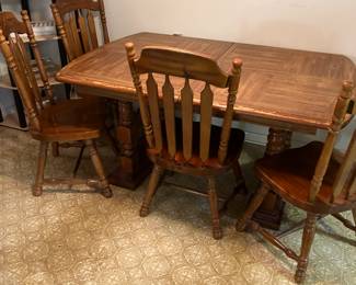 Dining Table with Leaf and 6 Chairs