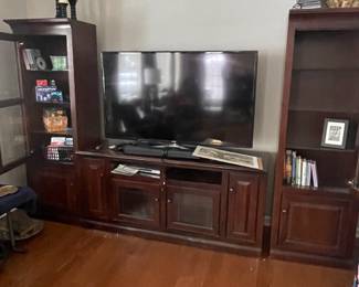 Entertainment cabinet, TV