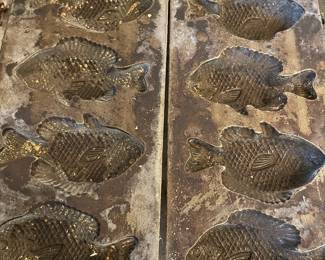 Fish shaped corn stick cast iron pan