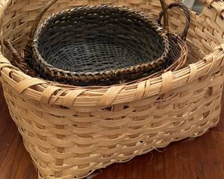 Lg handmade split oak basket