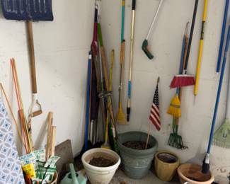 Platers, Watering Cans, Outdoor Tools