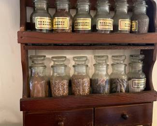 Spice rack and spice jars