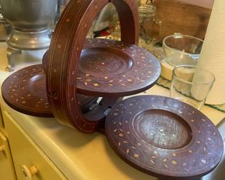 Folding 3 tier cask stand