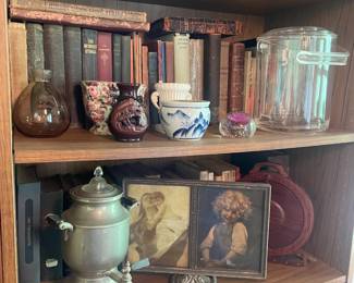 Bookshelf decor