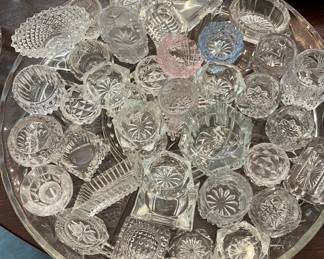 How many salt sellers do you see?