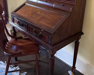 Lovely secretary in great condition.