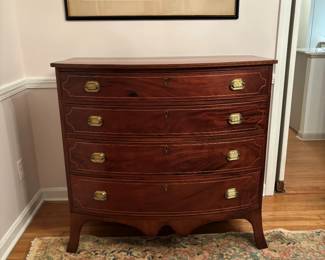 Antique Bow Front Mahogany Chest 5 drawers consistently serviced c. 1800