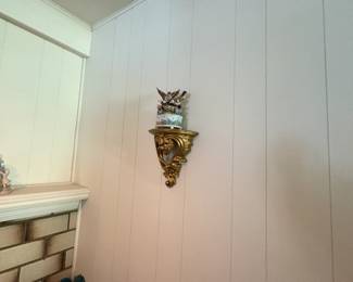 . . . another nice wall shelf