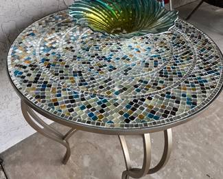 Round Mosaic Table 