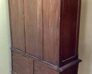VINTAGE CHIPPENDALE STYLE HUTCH, 3 SHELF, 4 DRAWER