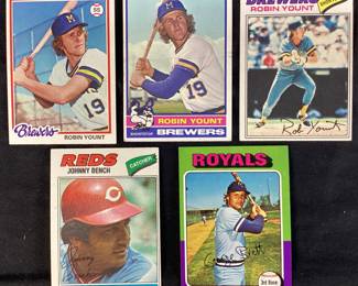  (5) TOPPS ROBIN YOUNT- 1978 #173, 1976 #316, 1977 #635, 1977 JOHNNY BENCH #70, 1975 GEORGE BRETT #228 BASEBALL CARDS