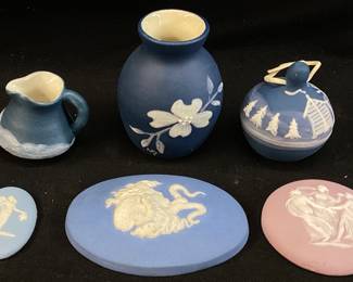 (6) ASSORTED COLLECTIBLES, 1914 AETCO JASPERWARE MEDUSA HEAD CAMEO 2.15’’ x 3’’ W, CATAWBA CAMEO M. PITTMAN DOGWOOD VASE 2.5’’ H, CATAWBA CAMEO M. PITTMAN CABIN PITCHER 1.25’’ H, CATAWBA CAMEO M. PITTMAN BARN GOURD 1.75’’ H, 1912 HARTFORD THE THREE GRACES CAMEO MEDALLION 2’’ W, GRECIAN BROACH 1’’ x 1.5’’ W