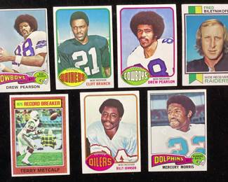 (7) TOPPS FOOTBALL CARDS, DREW PEARSON 1975 #65, CLIFF BRANCH 1976 #173, DREW PEARSON 1976 #313, FRED BILETNIKOFF 1973 #320, TERRY METCALF 1976 #5, BILLY ‘’WHITE SHOES’’ JOHNSON, 1976 #223, MERCURY MORRIS 1975 #475