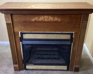 ELECTRIC FIREPLACE w MANTLE