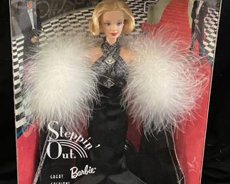 1998 COLLECTORS EDITION STEPPIN’ OUT BARBIE DOLL, NEW IN BOX