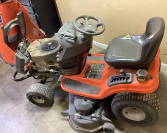 HUSQVARNA YTH2348 46’’ LAWN TRACTOR MOWER