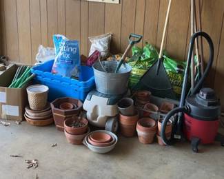 mis. planter and gardening supplies