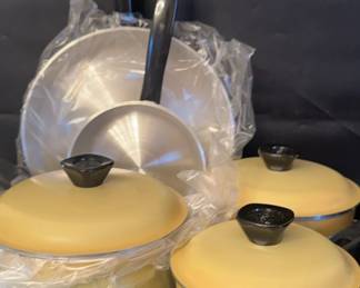 Colorlite By Club Cast Aluminum Waterless Cookware: 8pcs