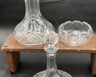 Clear cut glass Decanter mid century
Large cut clear crystal vase