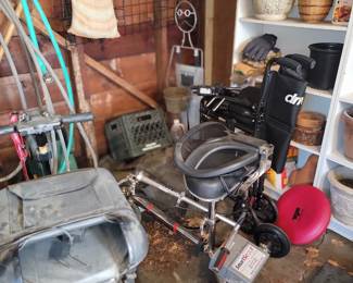 scooter, wheel chair (garage)
