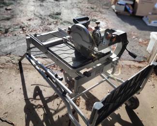 tile cutter (garage)