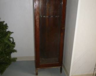 gun cabinet 