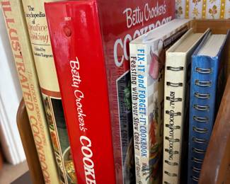 1986 Betty Crocker’s Cookbook Spiral 5 Ring Binder
