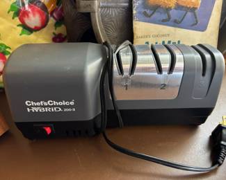Chefs Choice Hybrid Diamond Hone Knife Sharpener –Model 200-3 