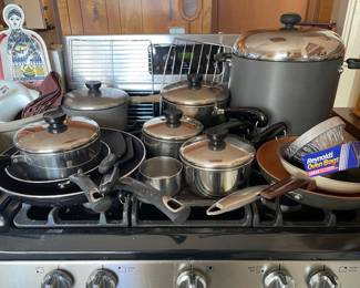 Revere Ware Pots & Pans, Circulon Stock Pot With Dome Lid