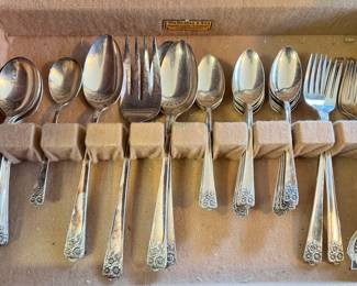WM Rogers & Son Silver-plate Flatware Set